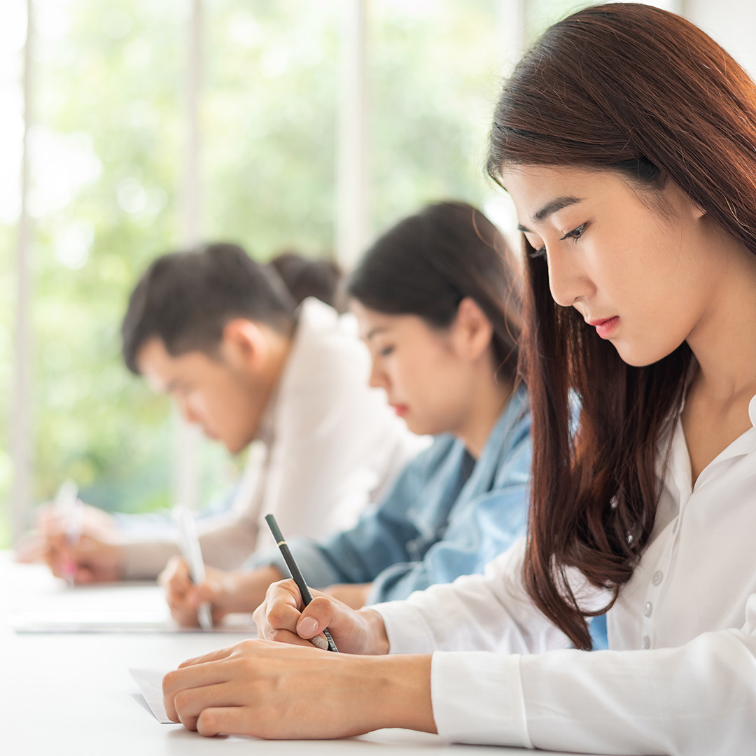 DSE 成績未如理想?仍有機會升讀英、澳、加頂尖大學!